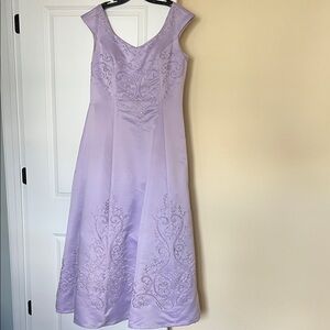 Chic Lavender Embroidered Prom Dress